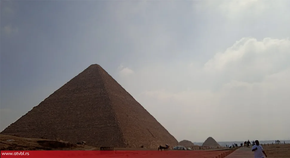 piramide egipat.webp